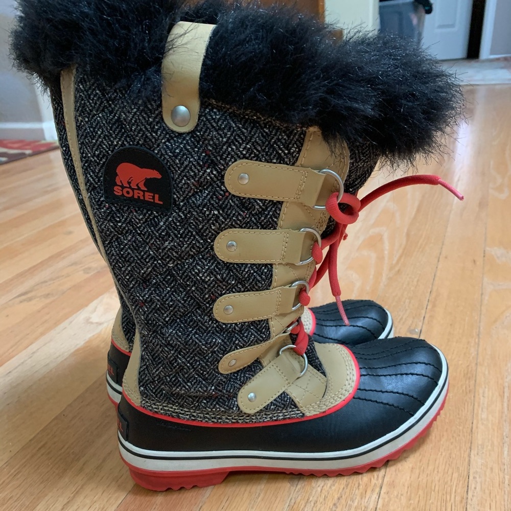 Women’s Sorel winter boots size 7. Brand new!